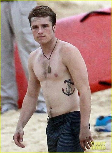 A Naked Josh Hutcherson Fights a VERY Hung Version of。